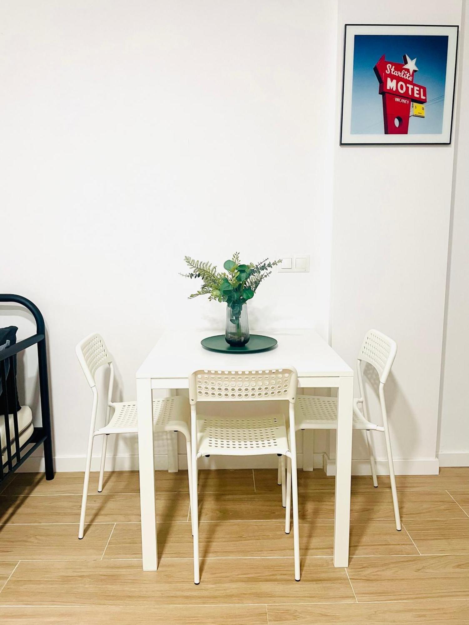 Completo Y Bello Apartamento En Malaga Luaran gambar